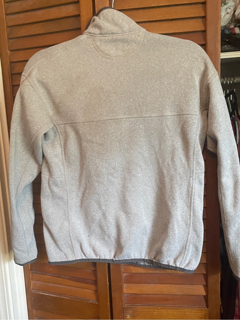 Patagonia Light Gray Women's Fleece Pullover with Multicolor Logo - Picture 3 of 3